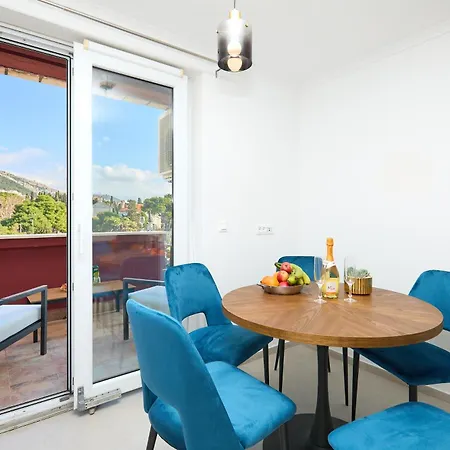 아파트 Blue & Spot